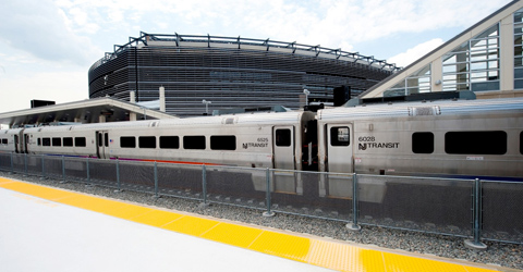 NJ Transit鐵路也是前往Metlife球場的方式之一